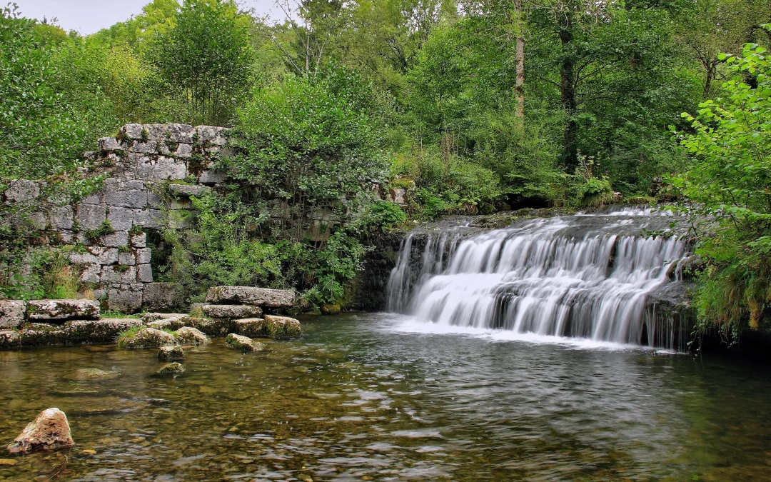 Cascade du Hérisson : guide complet, accès et randonnée